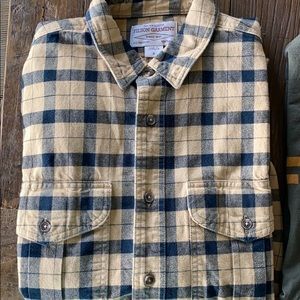 Mens Filson Flannel Shirt, Size Medium